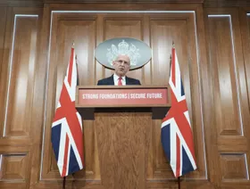 بعد رصد سفينة تجسس.. بريطانيا تحذّر روسيا: مستعدون للتعامل مع أي توغل