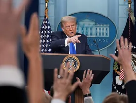 ترمب يطالب شركات أدوية بخفض الأسعار خلال 60 يوماً