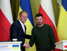 بولندا وأوكرانيا تتعهدان بحل خلافاتهما وتعزيز التعاون الدفاعي