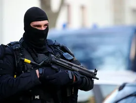 بالفيديو.. الشرطة الألمانية تداهم مقار جمعيات إسلامية في ثلاث مدن