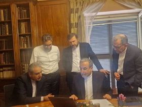 مستشار خامنئي: أميركا وإيران تريدان الاستمرار على المسار الصحيح للمفاوضات