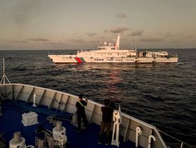 بكين تستخدم مدافع المياه ضد سفن فلبينية في بحر الصين الجنوبي