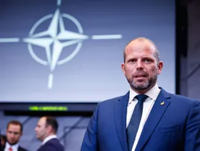 بلجيكا تدعو "الناتو" إلى التحرك في القطب الشمالي لطمأنة واشنطن