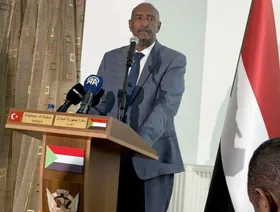 البرهان يبحث مع وفد بريطاني تطورات الأوضاع في السودان