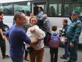 عقب وقف النار.. أرمينيا تبدأ استقبال لاجئين من قره باغ