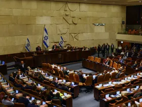 بالأغلبية.. الكنيست يؤيد رفض نتنياهو "الاعتراف الأحادي" بدولة فلسطين