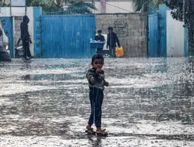 أطفال غزة يواجهون المجهول.. قصف ووضع صحي متردي وسوء تغذية