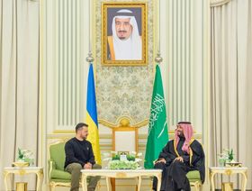 ولي العهد السعودي يبحث مع زيلينسكي تطورات الأزمة "الأوكرانية- الروسية"