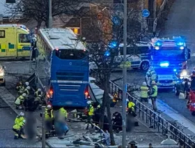 الشرطة السويدية: ضحايا ومصابون بحادث اصطدام حافلة في ستوكهولم