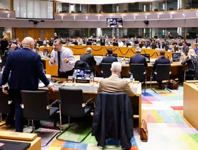 "ضغوط ترمب" بشأن أصول روسيا المجمدة تختبر تماسك الاتحاد الأوروبي في قمة مرتقبة