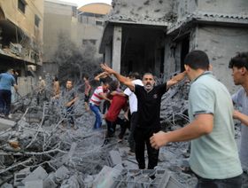 طائرات مساعدات طبية وإنسانية تصل مصر في انتظار العبور إلى غزة