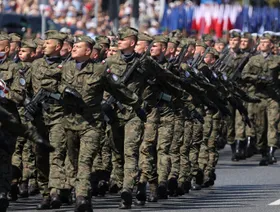 بولندا تبدأ "أكبر تدريب عسكري في تاريخها".. 400 ألف شخص خلال عام