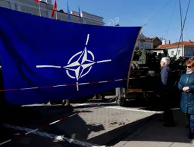 "الناتو": تعاون روسيا والصين بالقطب الشمالي يقلقنا