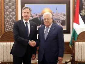 عباس يدعو بلينكن لتثبيت وقف النار في غزة وزيادة المساعدات