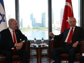أردوغان ونتنياهو يلتقيان لأول مرة وسط تحسن في العلاقات