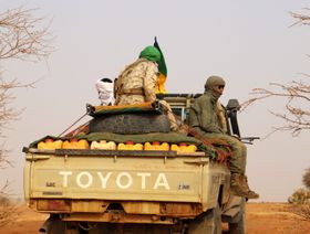 متمردو مالي يعلنون الاستيلاء على قاعدة عسكرية جديدة بعد اشتباكات