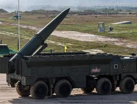 بعد التطوير.. صواريخ Iskander الروسية تفتك بالدفاعات الجوية في أوكرانيا