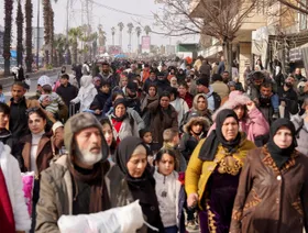 الجيش السوري يفرض حظر تجول في أحياء بحلب.. ويبدأ قصفاً عنيفاً على مواقع "قسد"