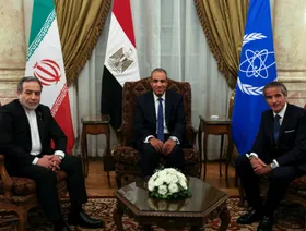 اتصالات بين مصر وإيران والوكالة الذرية لبحث ملف طهران النووي وخفض التصعيد