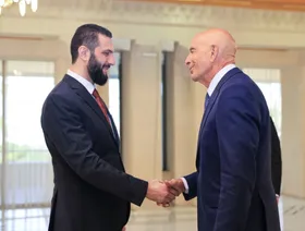 اجتماع ثلاثي في دمشق بين الشرع وعبدي والموفد الأميركي لـ"تذليل عقبات" اتفاق الدمج