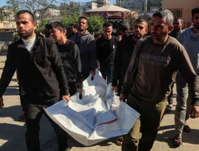 إسرائيل تقتل فلسطينيين في غزة مع تصاعد التوتر