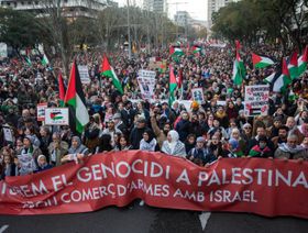 رئيس وزراء إسبانيا يدعم تظاهرات غزة.. والآلاف يحتجون في بروكسل