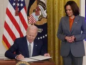 رسائل داخلية تكشف اعتراضات بإدارة بايدن على قرارات العفو والتوقيع الآلي