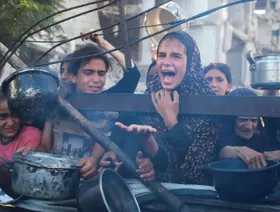 حكايات تجويع غزة.. الفلسطينيون في "مصيدة الموت"