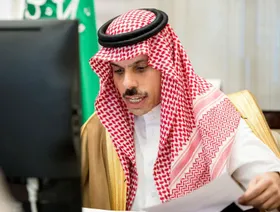 وزير الخارجية السعودي يبحث أوضاع المنطقة مع وزيري خارجية تركيا وباكستان