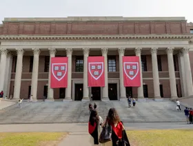 ترمب يعلن اقتراب إدارته من التوصل إلى اتفاق مع جامعة هارفارد