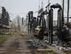 زيلينسكي يواجه انتقادات بشأن إمدادات الطاقة وسط هجمات روسية مكثفة