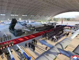 كوريا الشمالية تكشف عن طائرتين مسيرتين بعيدتي المدى