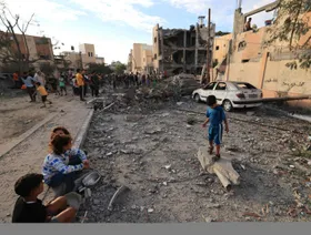هربوا من القذائف إلى المستشفيات.. شهادات الفارين من الموت في غزة