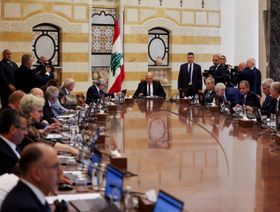 السلاح في لبنان.. الحكومة تتمسك بالمهلة وحزب الله يعتبرها "غير موجودة"