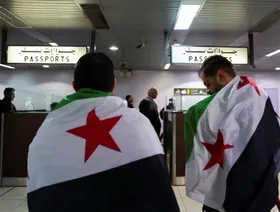 أزمة في استخراج جوازات السفر السورية.. ووعود بخفض الرسوم "قريباً"