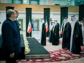 الخليج وإيران بعد "رئيسي".. "دبلوماسية العزاء" تعكس نبض العلاقات