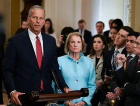 الديمقراطيون يخففون مطالبهم لإنهاء إغلاق الحكومة.. والجمهوريون: العرض مرفوض