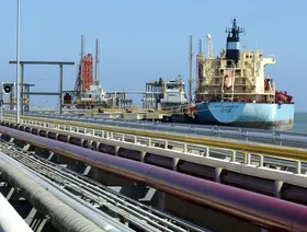 مسؤول أميركي: ترمب يتحكم شخصياً في صرف أموال نفط فنزويلا