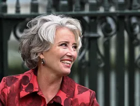 إيما تومسون: ترمب طلب مني الخروج في موعد غرامي يوم طلاقي