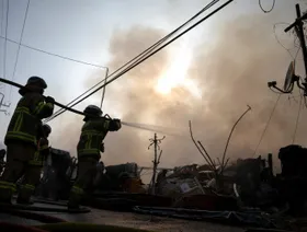 كوريا الجنوبية.. 300 رجل إطفاء يكافحون حريقاً اندلع في منطقة جانج نام