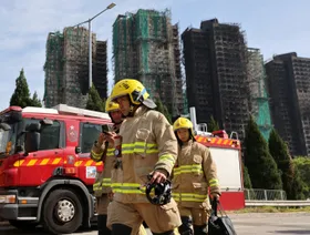 انتهاء جهود الإنقاذ في حريق أبراج هونج كونج.. وارتفاع عدد الضحايا إلى 128