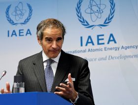 جروسي يصف منع إيران للمفتشين بـ"الضربة الخطيرة" لعمل وكالة الطاقة الذرية