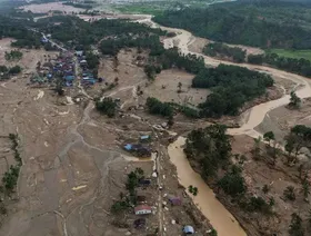 إندونيسيا.. جزيرة سومطرة تحتاج 3 مليارات دولار لعلاج آثار الفيضانات