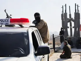 مع توقف اشتباكات السويداء.. مبعوث ترمب يدعو لإلقاء السلاح: سوريا على مفترق طرق