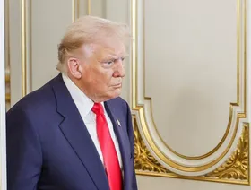 ترمب: مداهمات الهجرة لم تذهب بعيداً.. وممداني "شيوعي"