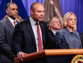 نائب مدير FBI دان بونجينو يعلن مغادرة منصبه في يناير