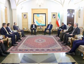 مستشار الأمن القومي العراقي يزور إيران ويلتقي لاريجاني