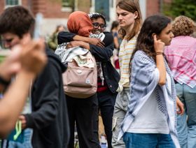 أول تنازل.. جامعة أميركية تعد طلابها بإعادة النظر في علاقتها بشركات إسرائيلية