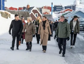 أوروبا ترد على رسوم ترمب: اجتماع طارئ وتحرك لعرقلة اتفاق التجارة