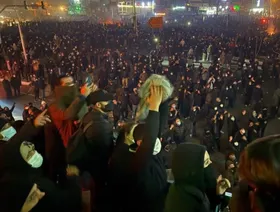 "صدمة" أممية من العنف ضد الاحتجاجات في إيران.. والحرس الثوري يتوعد "مثيري الشغب"